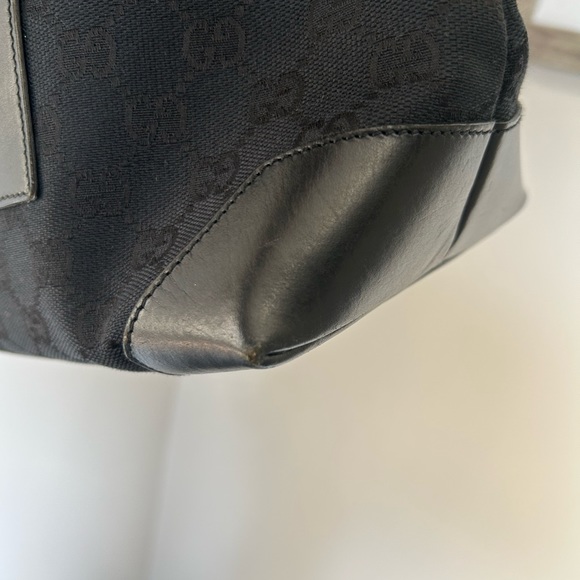‼️SOLD‼️😍Authentic GUCCI Black leather and Canvas GG front pocket Tote. - Picture 4 of 12